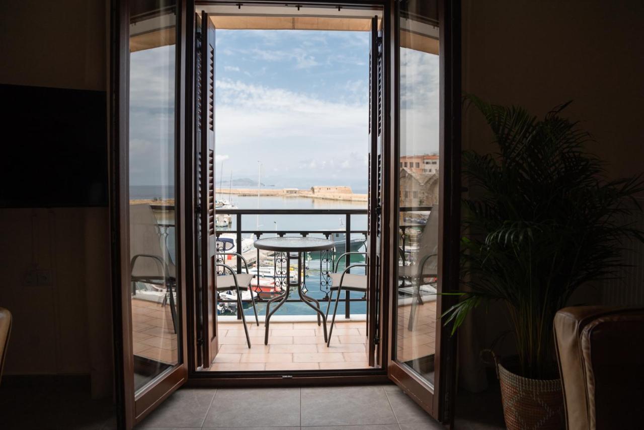Destino Home Overlooking The Venetian Port Of Chania Chania  Eksteriør billede