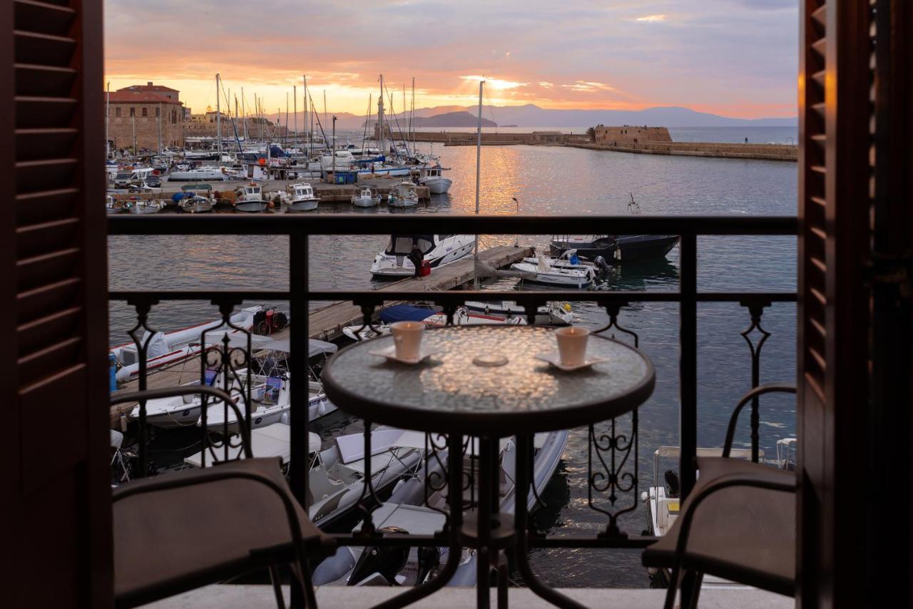 Destino Home Overlooking The Venetian Port Of Chania Chania  Eksteriør billede
