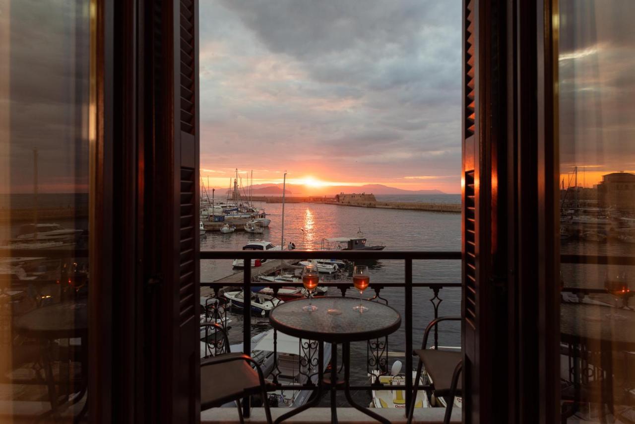 Destino Home Overlooking The Venetian Port Of Chania Chania  Eksteriør billede