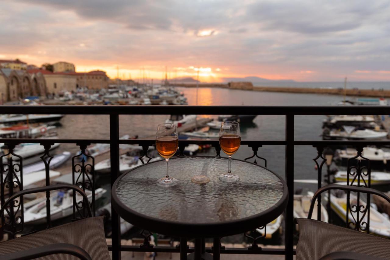 Destino Home Overlooking The Venetian Port Of Chania Chania  Eksteriør billede