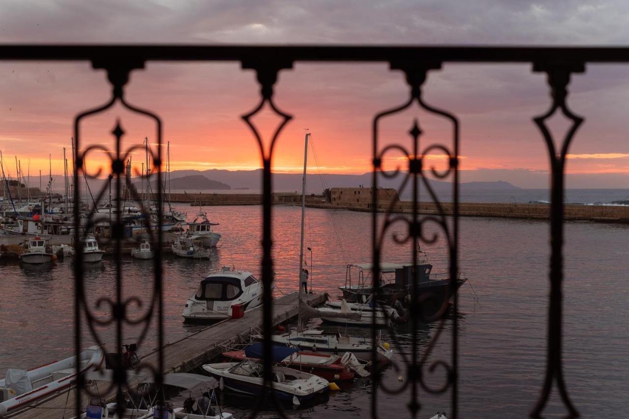 Destino Home Overlooking The Venetian Port Of Chania Chania  Eksteriør billede